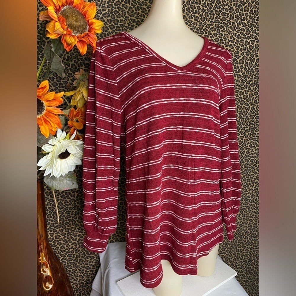 🌴3/$30🌴DOE & RAE Red Striped Long Balloon Sleeve Open Keyhole Back Top NWT - Picture 4 of 13